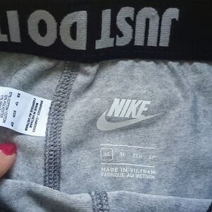 Gray Nike leggings XS